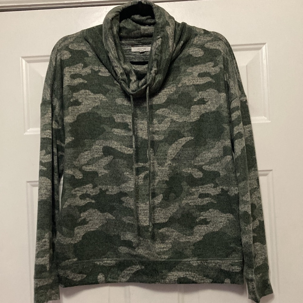 Maurices Camo Cowl Neck Pullover Sweatshirt Size S - Picture 3 of 9